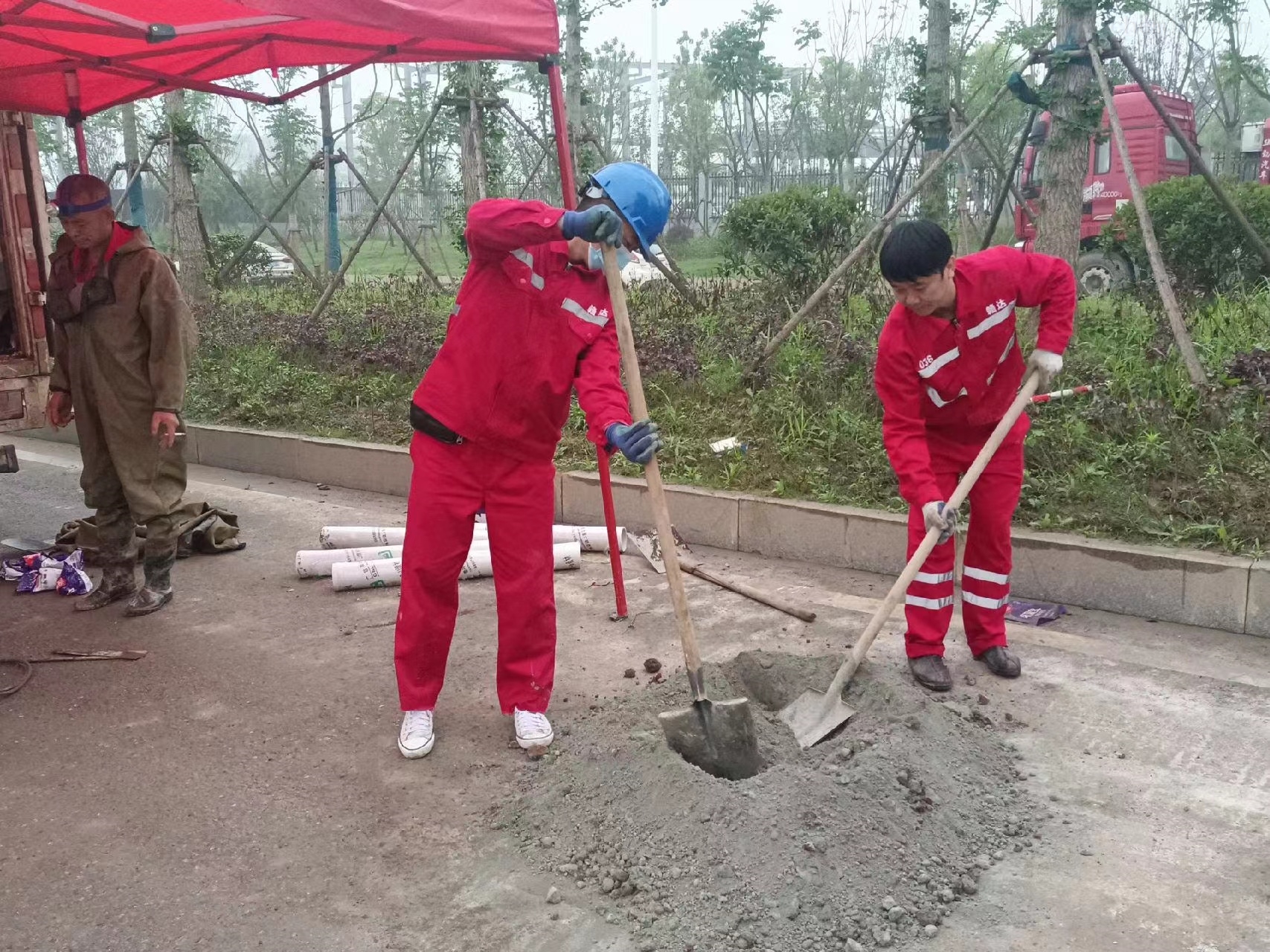 秦都管道疏通哪家好】及时进行市政管道清淤